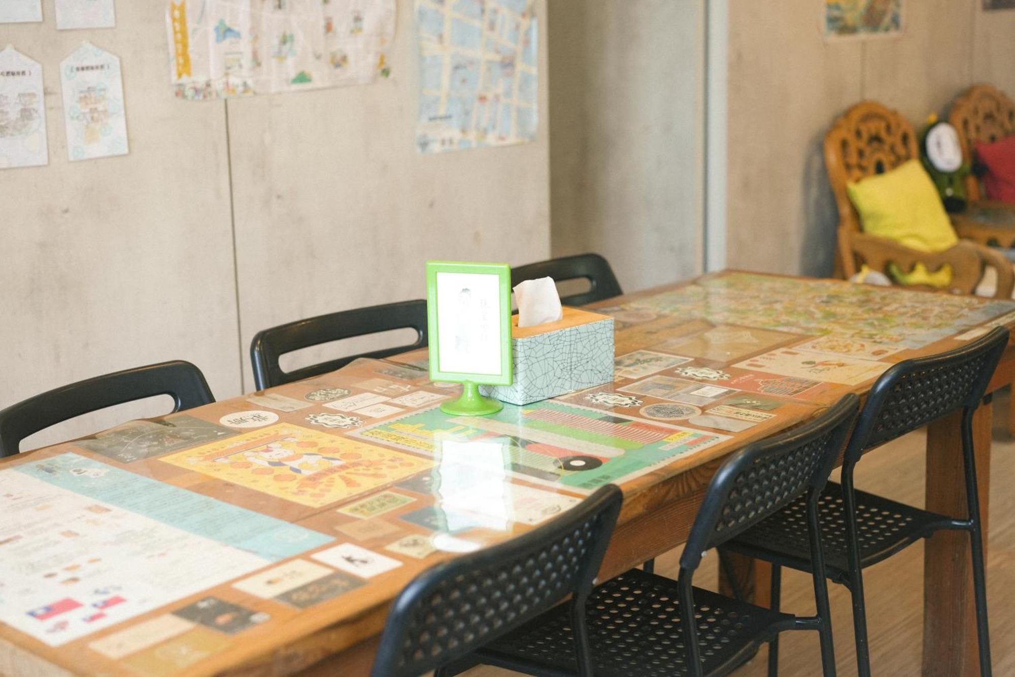 Loft18 Hostel Tainan Bagian luar foto