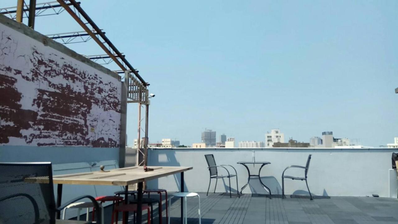 Loft18 Hostel Tainan Bagian luar foto