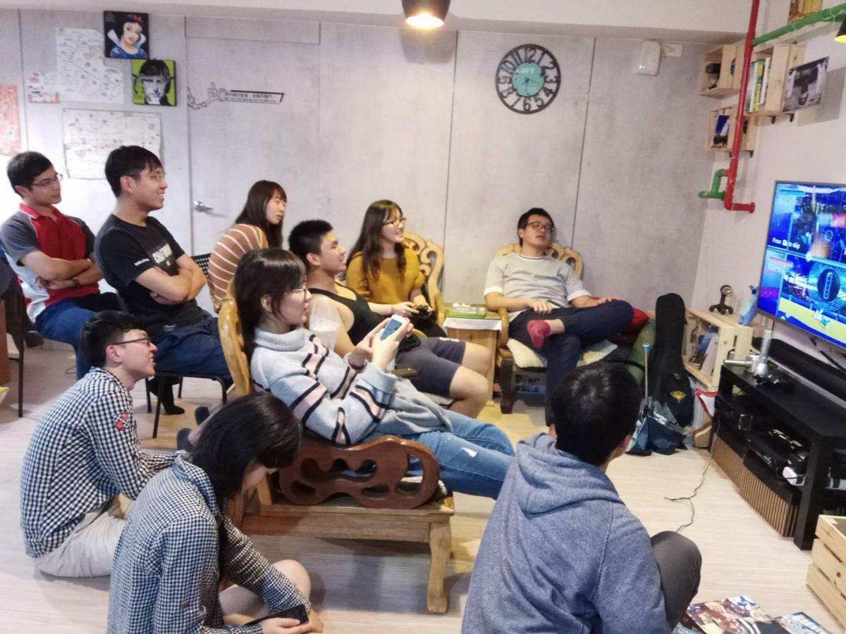 Loft18 Hostel Tainan Bagian luar foto